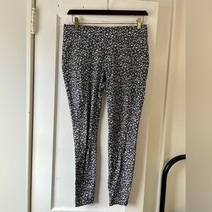 Lands End Balck & White Floral Leggings